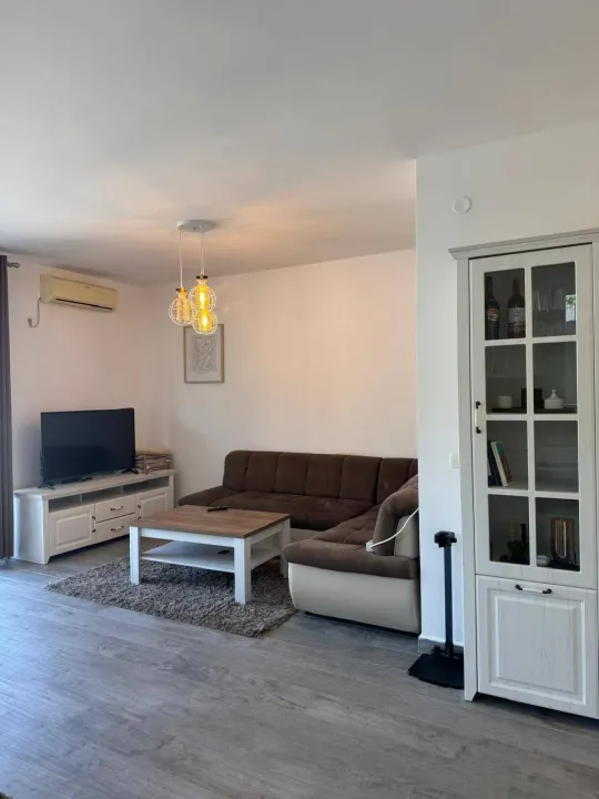 Rent, one bedroom apartment, 62m², Centar, Budva