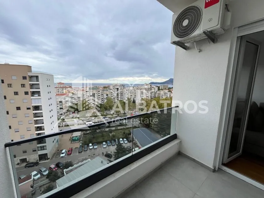 Rent, one bedroom apartment, 46m², Centar, Bar