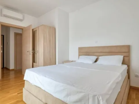 Rent, apartment, 70m², Bečići, Budva - image 2