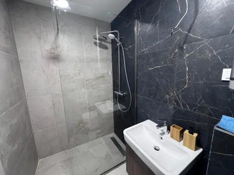 Izdavanje, jednosoban stan, 50m², Tološka šuma, Podgorica - image 7