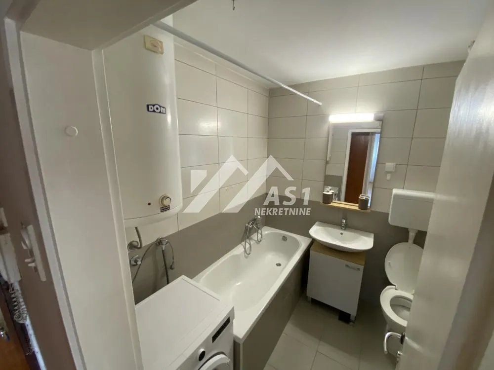 Izdavanje, dvosoban stan, 66m², Bulevar Oslobodjenja, Novi Sad Sve Podlokacije