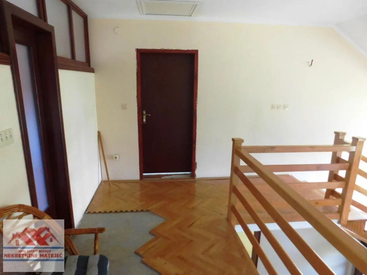 Prodaja, kuća, 220m², Kragujevac, Srbija