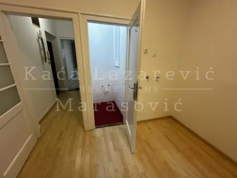 Rent, one bedroom apartment, 32m², Kalenić Pijaca, Vračar Sve Podlokacije - image 7