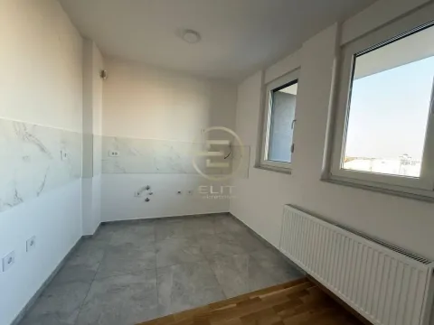 Sale, four bedroom apartment, 130m², Telep, Novi Sad Sve Podlokacije - image 4