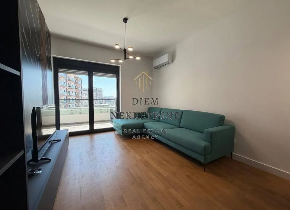 Rent, one bedroom apartment, 53m², Centar, Bar
