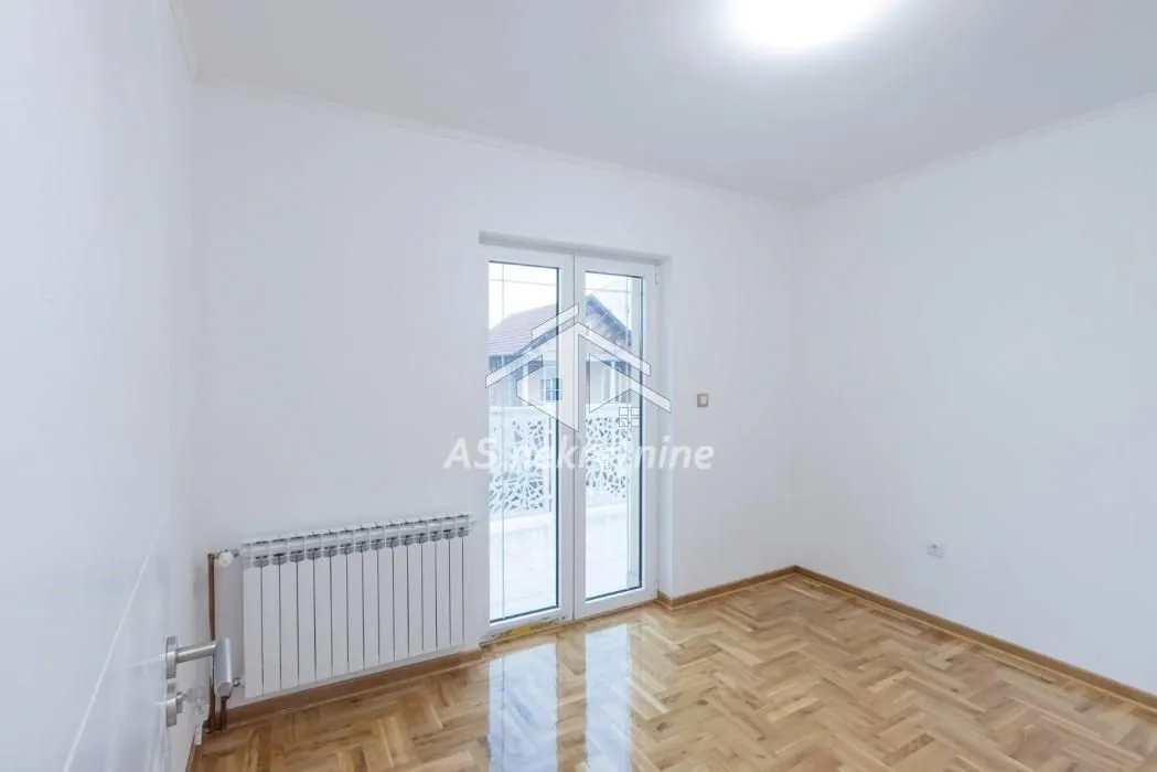 Izdavanje, kuća, 417m², Jajinci, Voždovac Sve Podlokacije