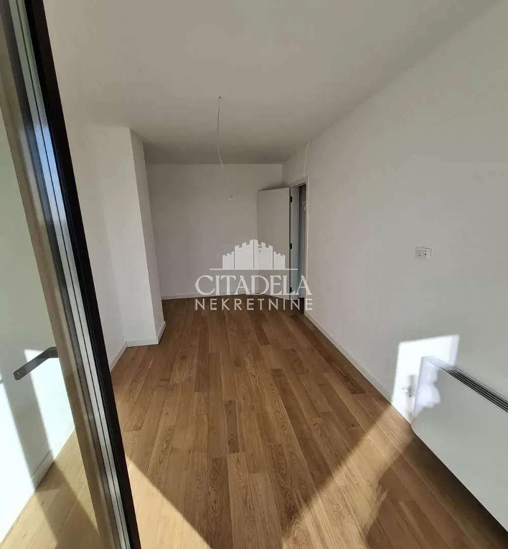 Prodaja, četvorosoban stan, 147m², Čukarica, Beograd