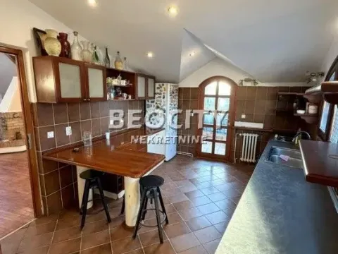 Izdavanje, stan, 200m², Skadarlija, Beograd - image 9