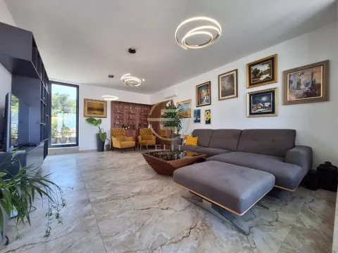 Prodaja, stan, 145m², Sremska Kamenica, Petrovaradin - image 2