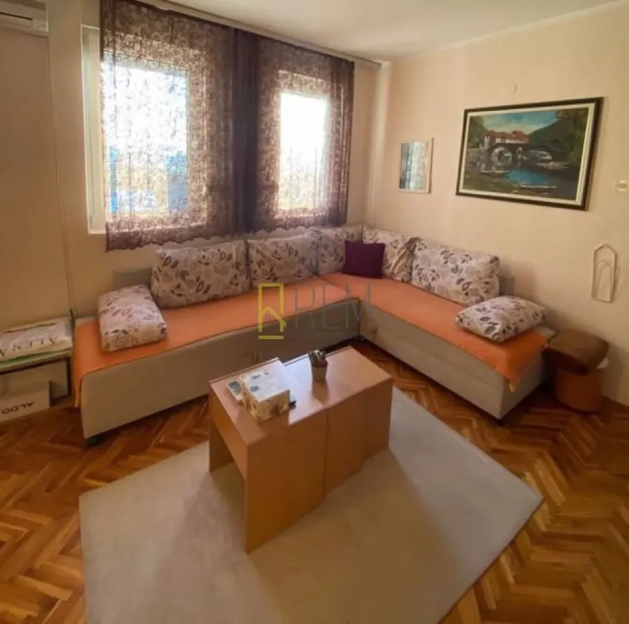 Prodaja, jednosoban stan, 42m², Blok 9, Podgorica