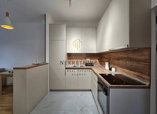 Izdavanje, jednosoban stan, 38m², Centar, Bar