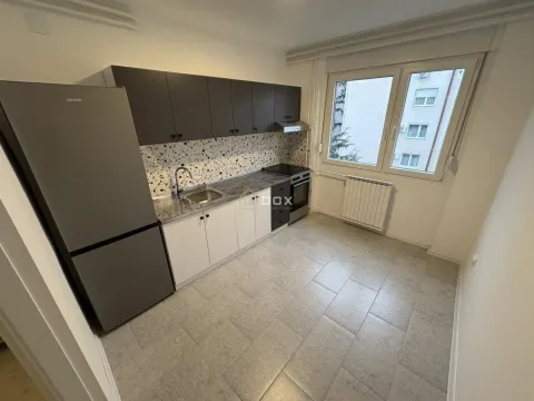 Rent, office space, 68m², Medijana, Niš - image 11