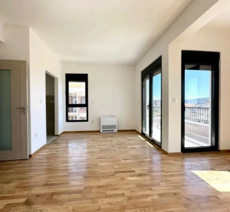 Sale, two bedroom apartment, 69m², Centar, Bar