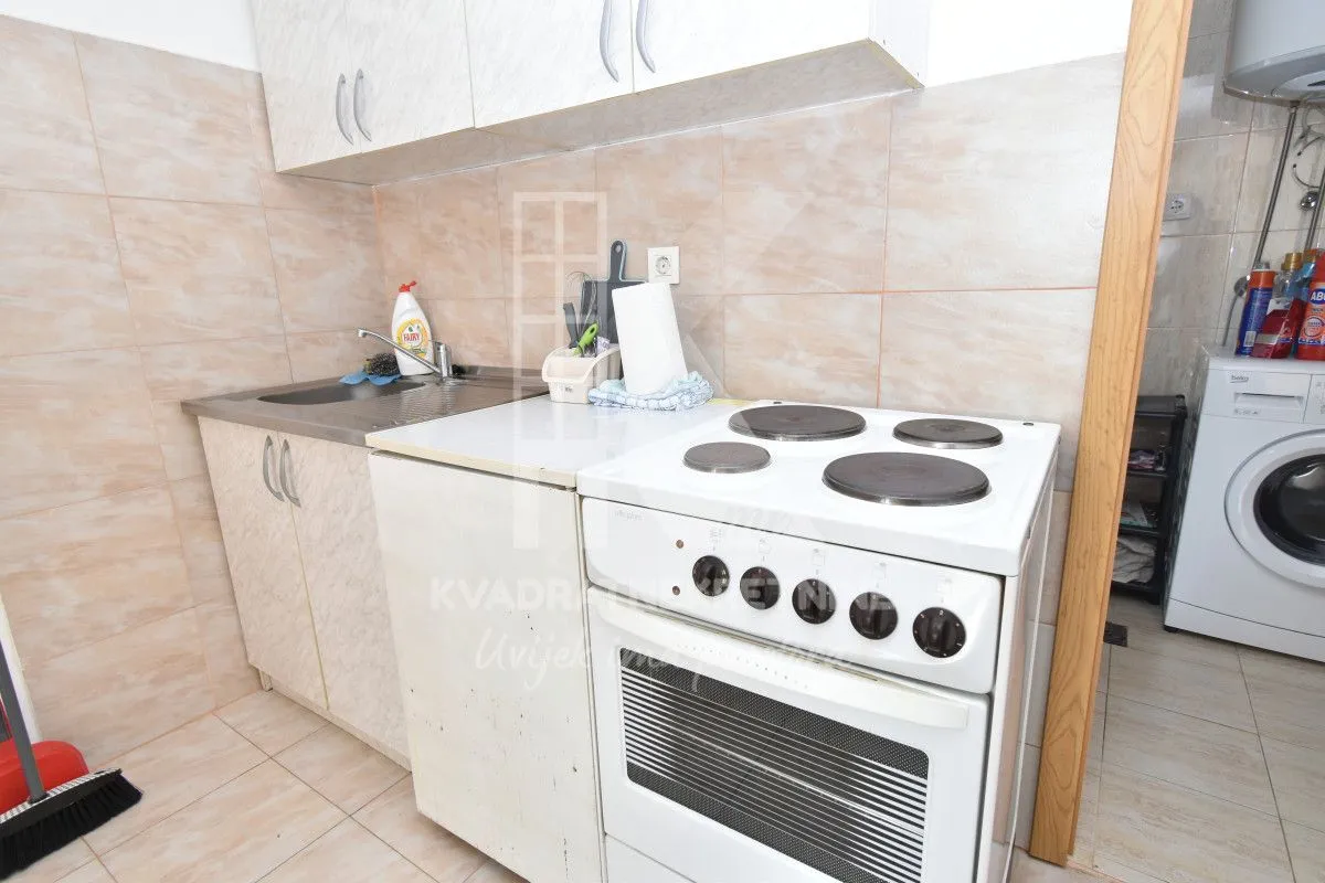 Prodaja, kuća, 500m², Tološi, Podgorica