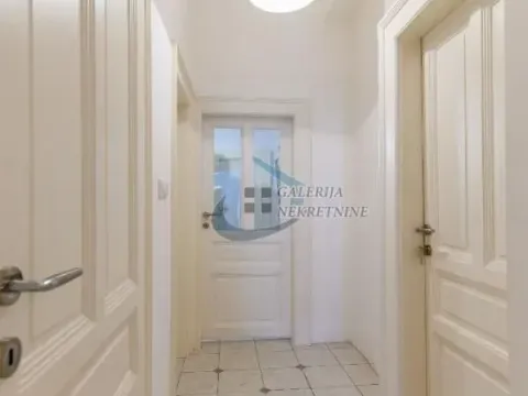 Rent, four bedroom apartment, 110m², Savski Venac, Beograd - image 13