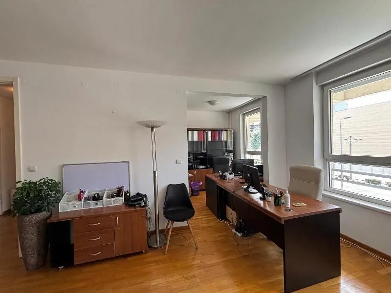 Izdavanje, dvosoban stan, 56m², Novi Beograd Sve Podlokacije, Beograd
