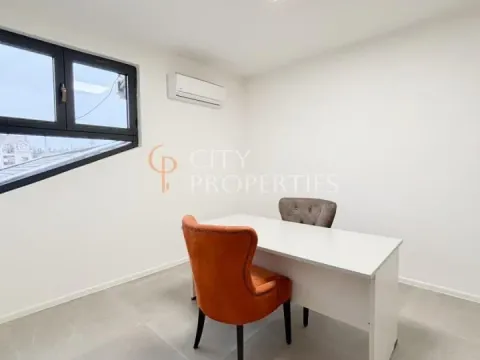 Izdavanje, poslovni prostor, 120m², Centar, Podgorica - image 3