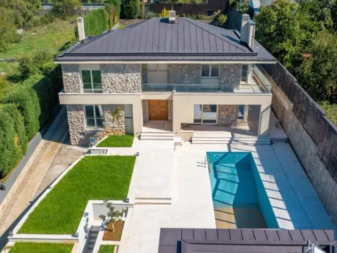 Prodaja, kuća, 492m2, Mareza, Podgorica Prodaja, kuća, 492m2, Mareza, Podgorica