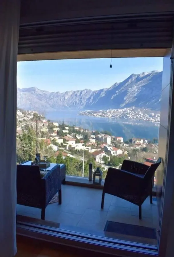 Rent, two bedroom apartment, 84m², Kotor, Crna Gora