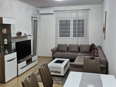 Izdavanje, jednosoban stan, 47m², City Kvart, Podgorica