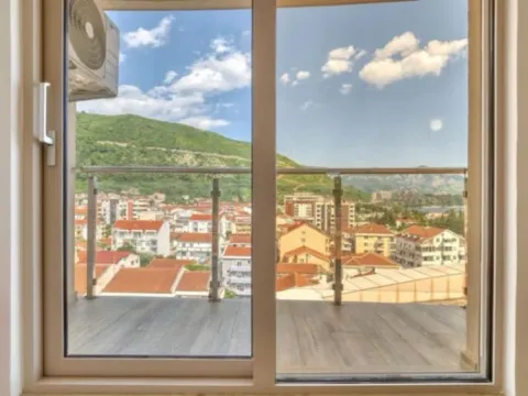 Izdavanje, jednosoban stan, 36m², Centar, Budva - image 9