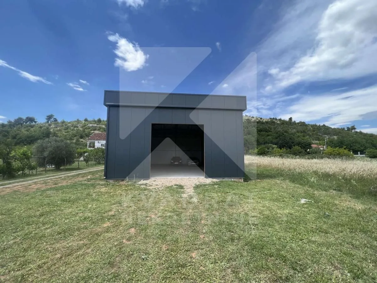 Izdavanje, poslovni prostor, 170m², Zelenika, Podgorica