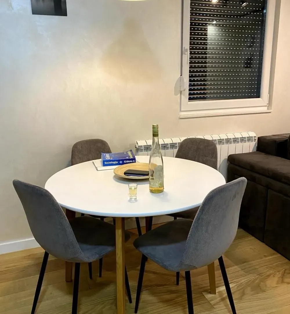 Izdavanje, jednosoban stan, 38m², Lekino Brdo, Voždovac Sve Podlokacije