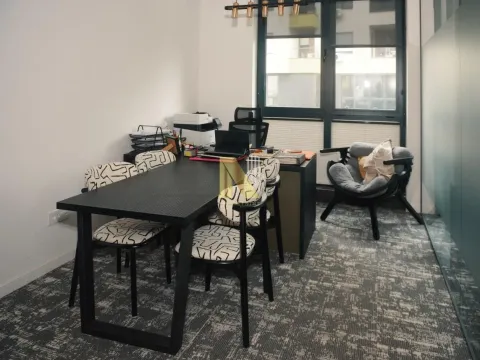 Izdavanje, poslovni prostor, 443m², Bulevar Evrope, Novi Sad Sve Podlokacije - image 3