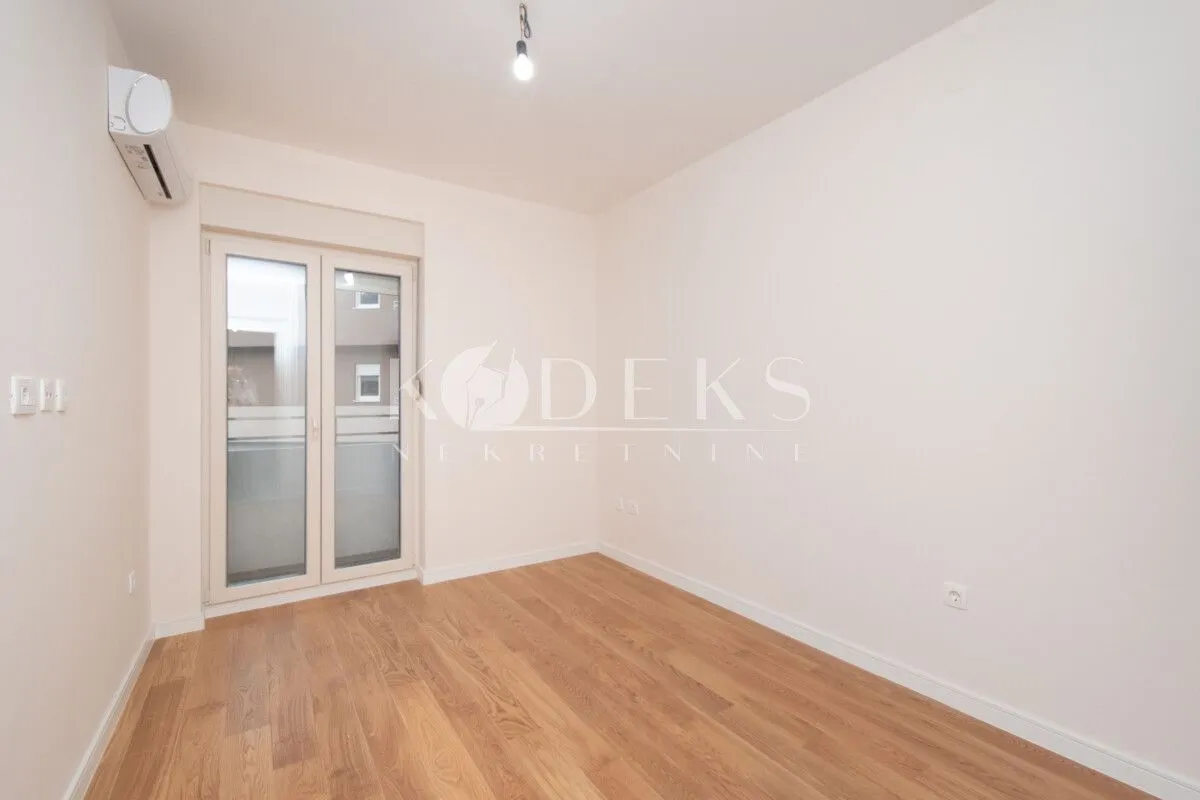Rent, office space, 71m², Central Point, Podgorica