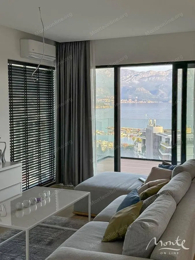 Prodaja, trosoban stan, 262m², Centar, Budva