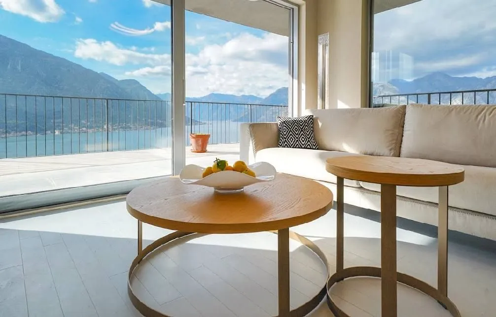 Prodaja, trosoban stan, 158m², Dobrota, Kotor