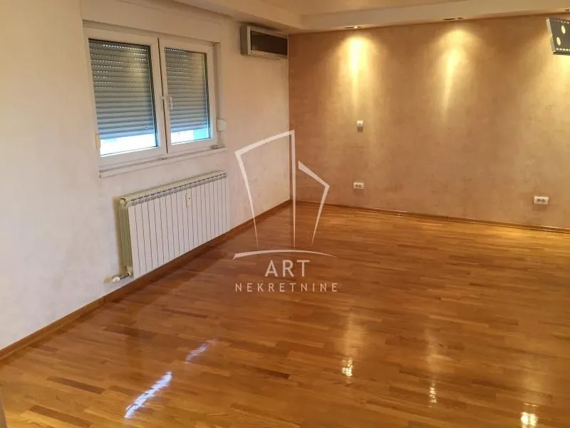 Sale, three bedroom apartment, 165m², Đeram Pijaca, Beograd