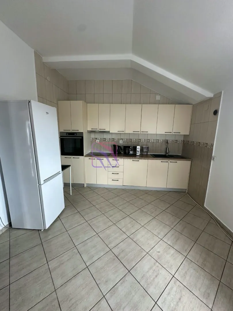 Rent, four bedroom apartment, 150m², Stari Aerodrom, Podgorica