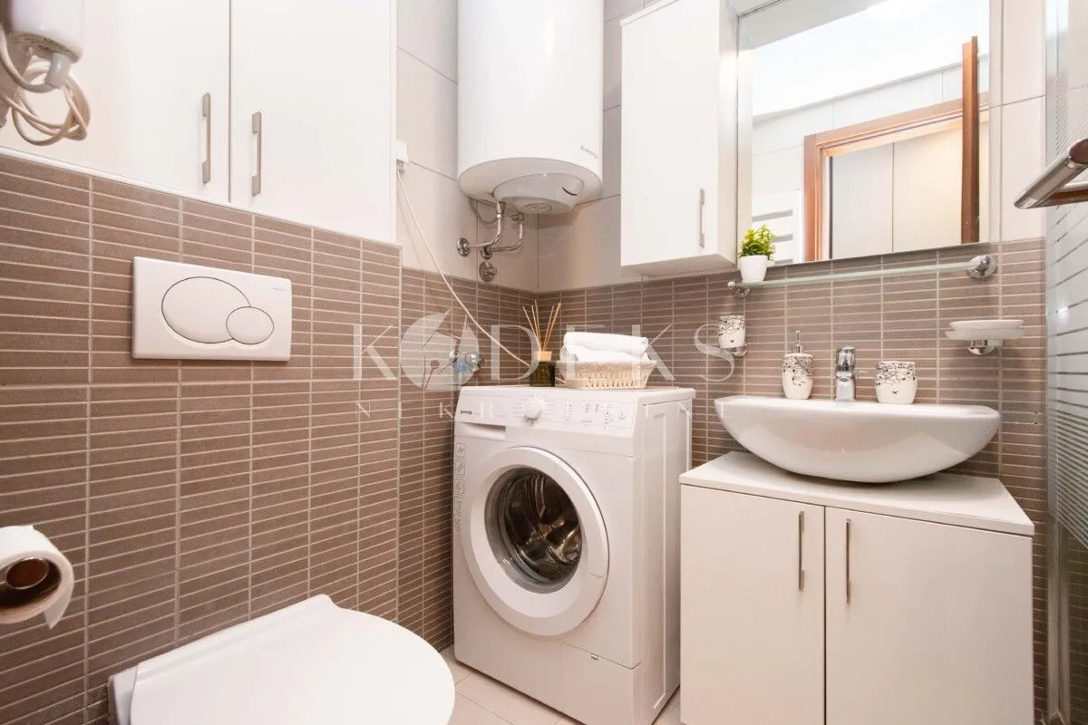 Izdavanje, jednosoban stan, 43m², Tološka šuma, Podgorica