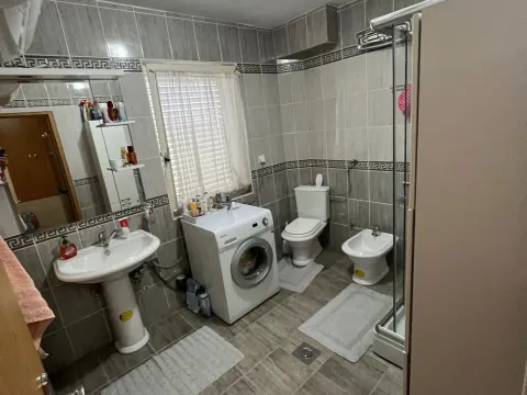 Sale, house, 761m², Tološi, Podgorica - image 10