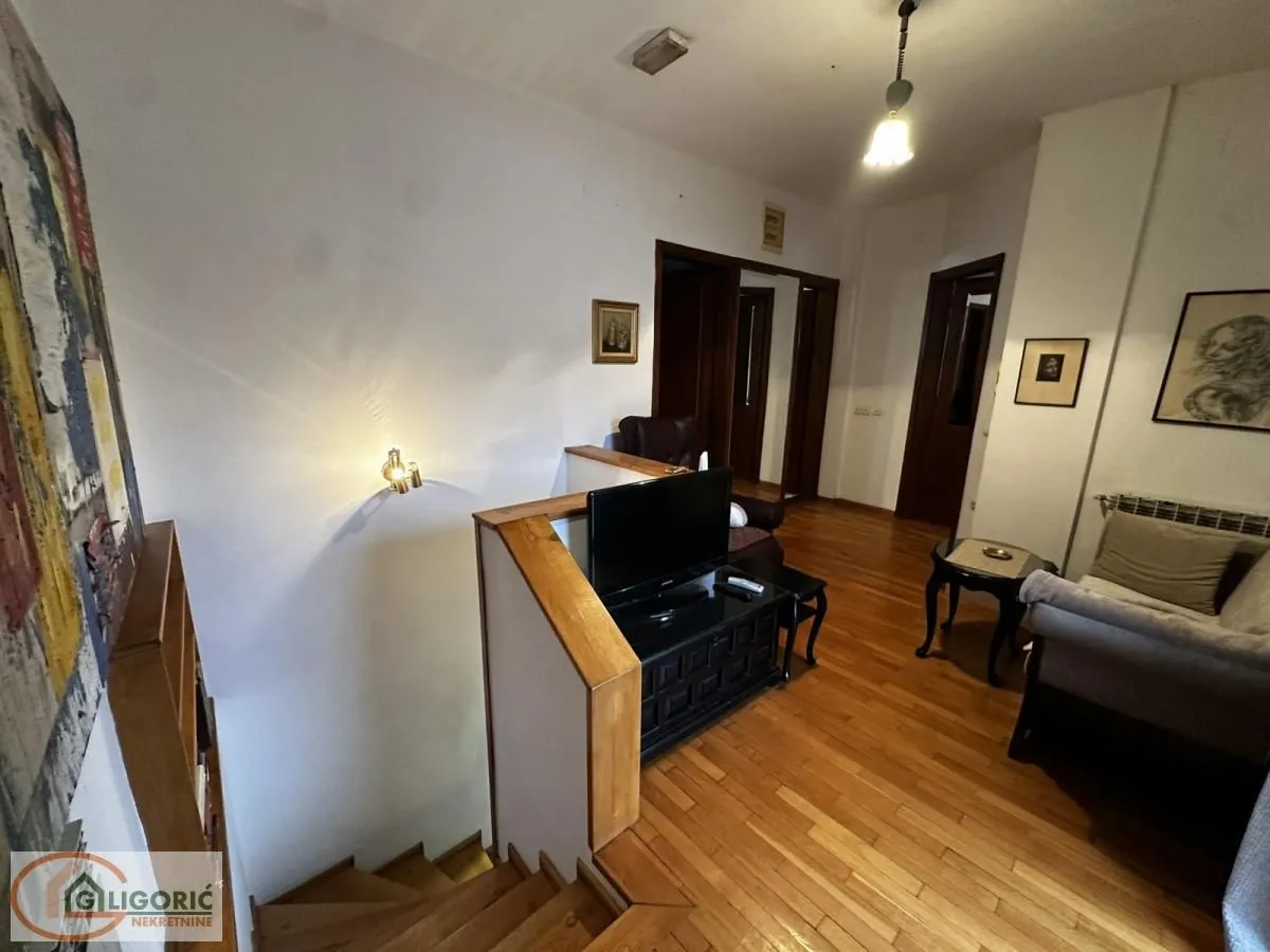 Sale, four bedroom apartment, 110m², Stari Grad, Beograd