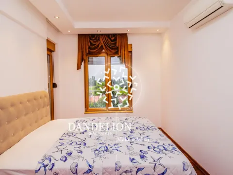 Izdavanje, četvorosoban stan, 130m², Centar, Podgorica - image 12