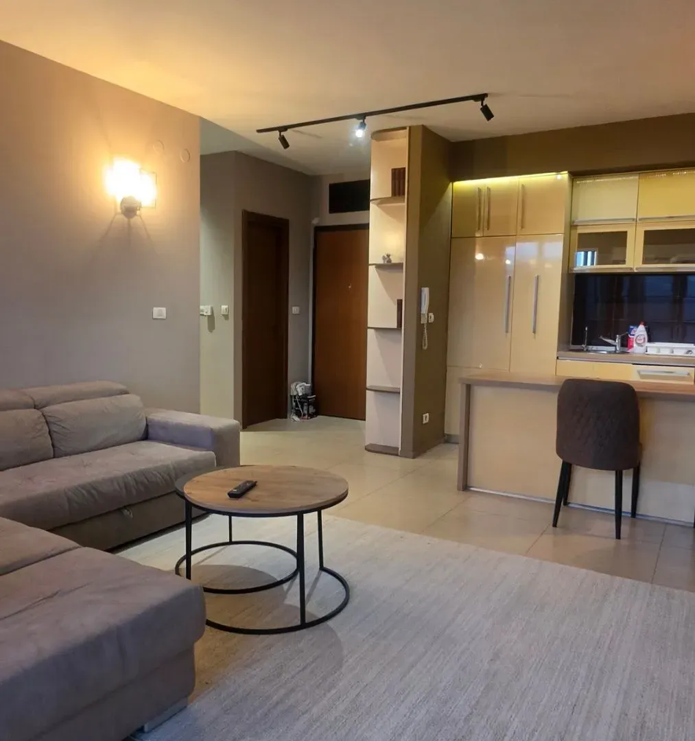 Izdavanje, dvosoban stan, 73m², City Kvart, Podgorica