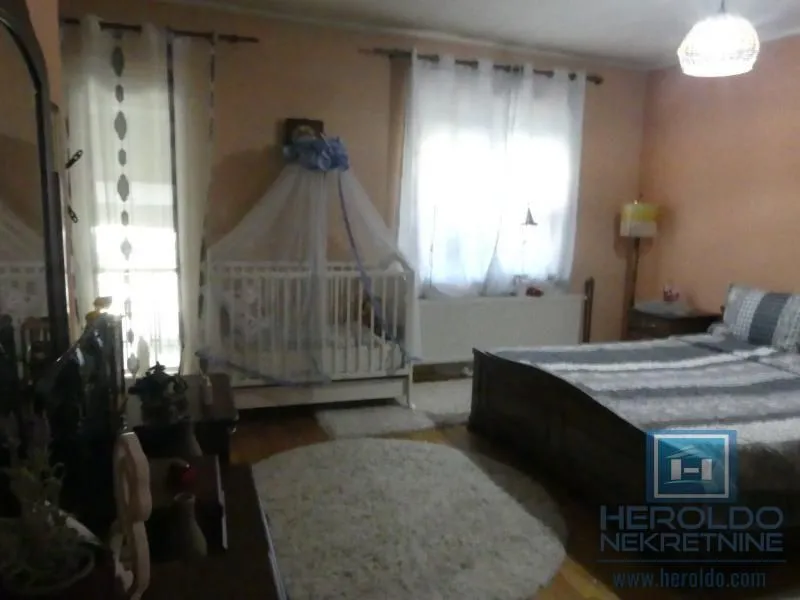Prodaja, kuća, 380m², Pivara, Jagodina