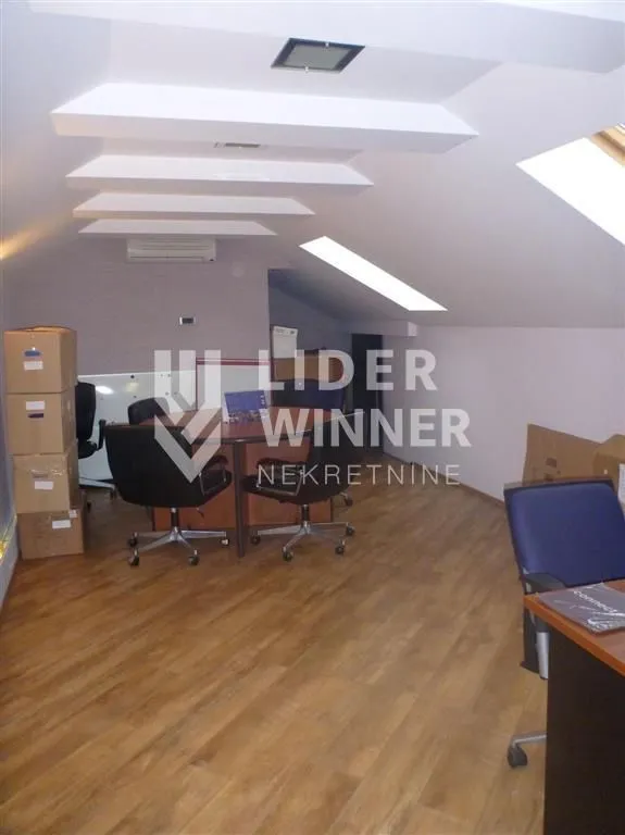 Izdavanje, stan, 220m², Stari Grad, Beograd