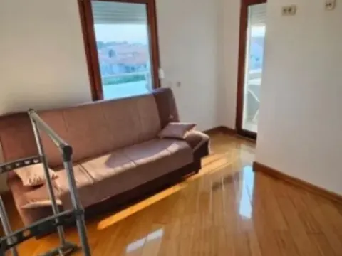 Izdavanje, dvosoban stan, 64m², Stari Aerodrom, Podgorica - image 11