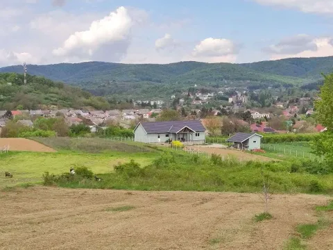 Zemljište in Irig