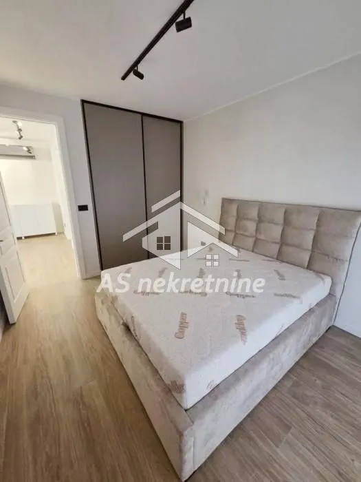 Izdavanje, dvosoban stan, 65m², Kalenić Pijaca, Vračar Sve Podlokacije