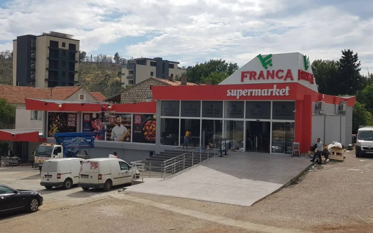 Sale, office space, 483m², Sutomore, Bar