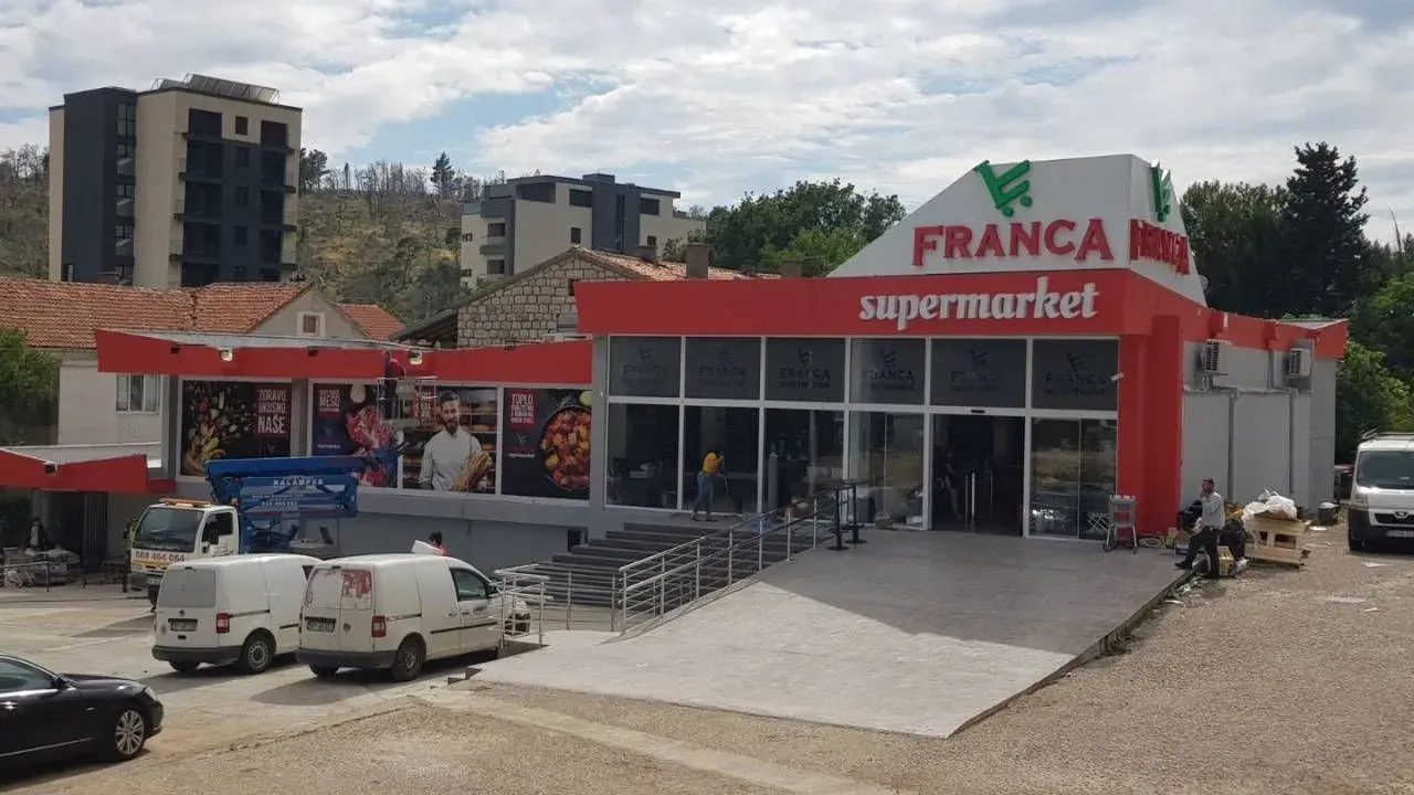 Sale, office space, 483m², Sutomore, Bar