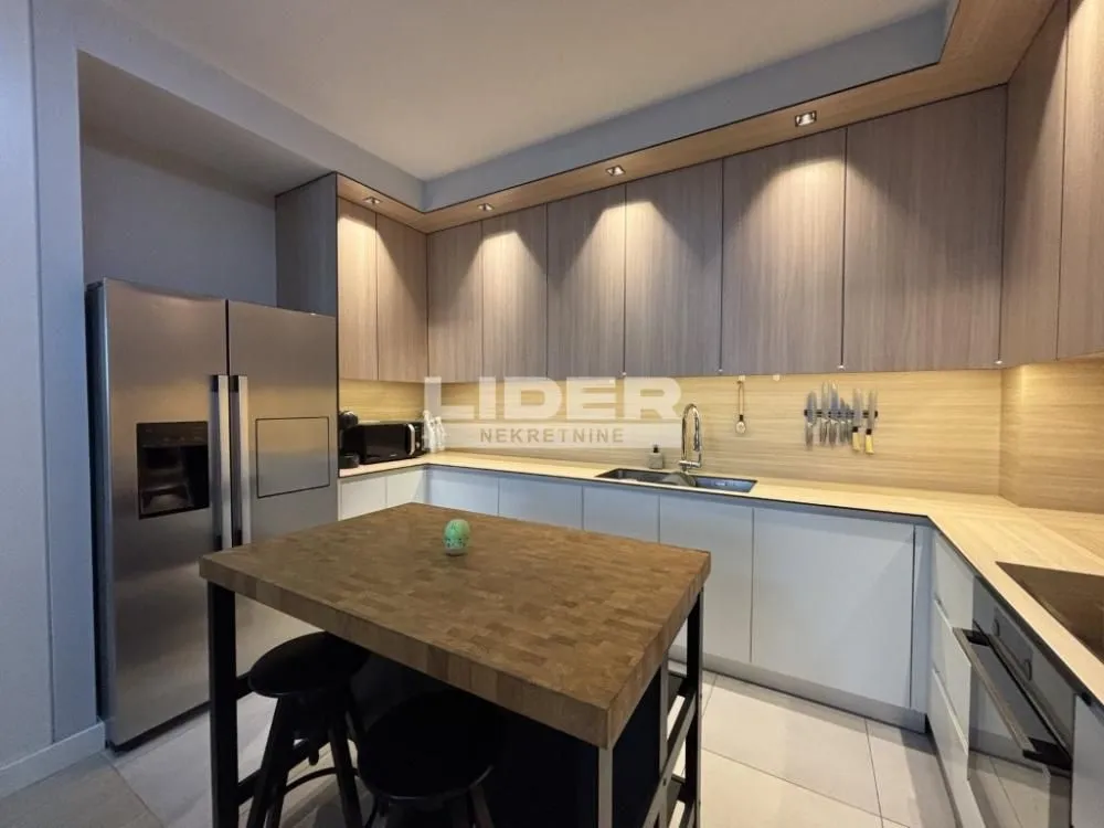 Sale, three bedroom apartment, 108m², Savski Venac, Beograd