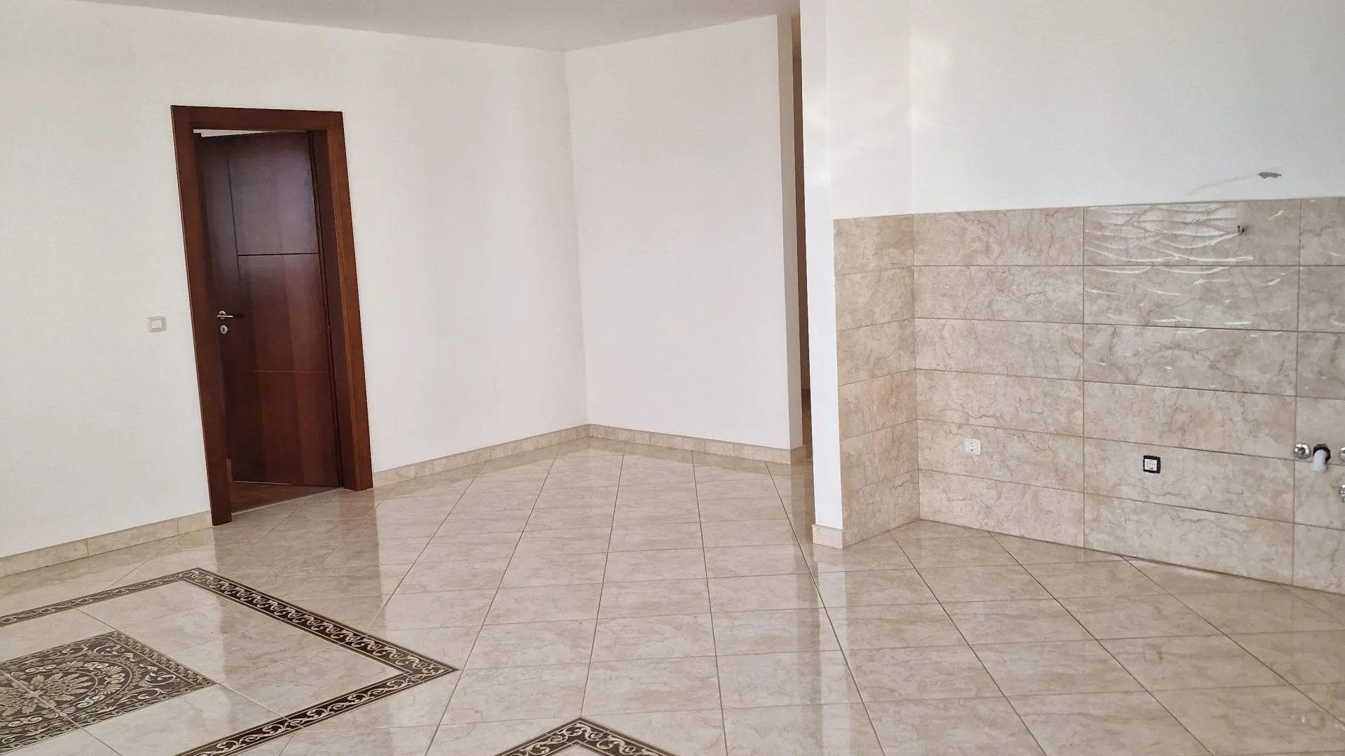 Sale, two bedroom apartment, 120m², Bečići, Budva