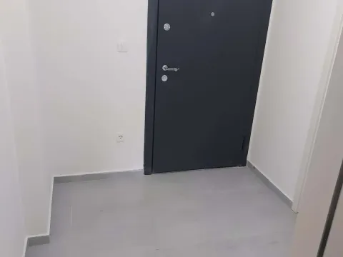 Izdavanje, jednosoban stan, 44m², Stari Aerodrom, Podgorica - image 4