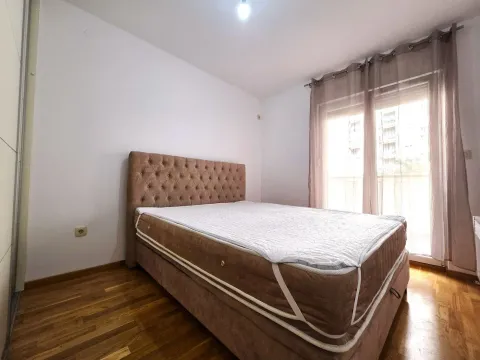 Bedroom with a double bed and access to the terrace. - image 12