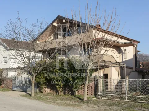 Sale, house, 330m², Zlatica, Podgorica - image 2